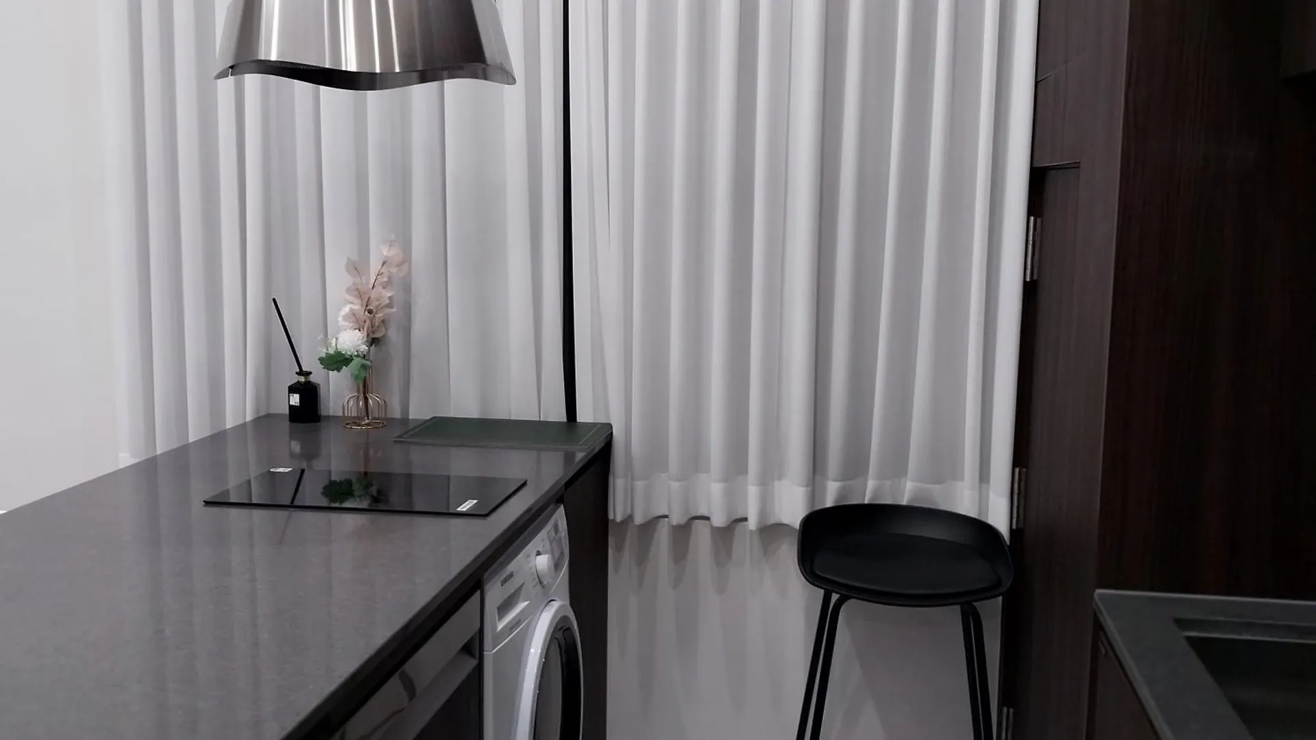 Seoul Park View Apartment 0*,  South Korea
